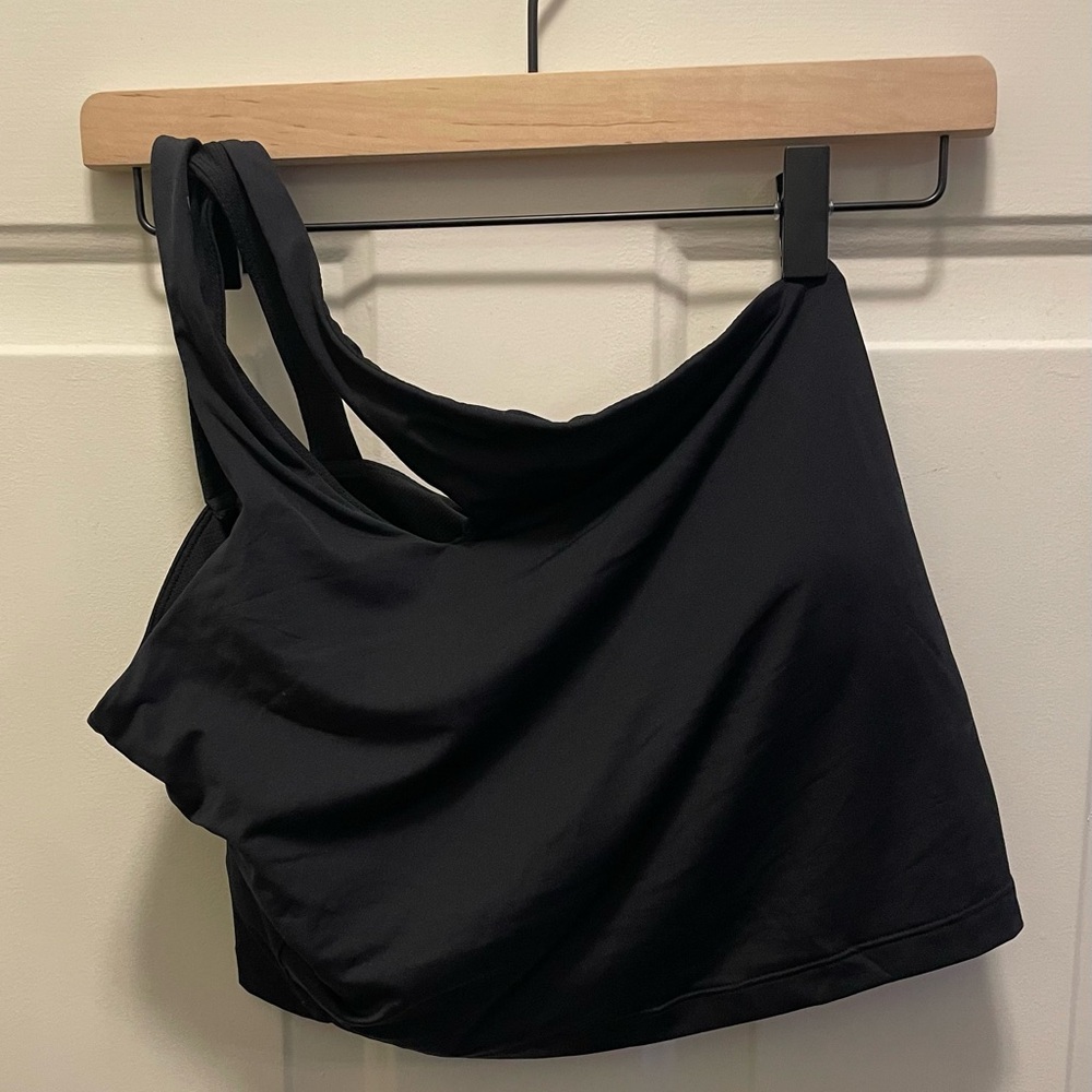Stylish Black One-Shoulder sports bra